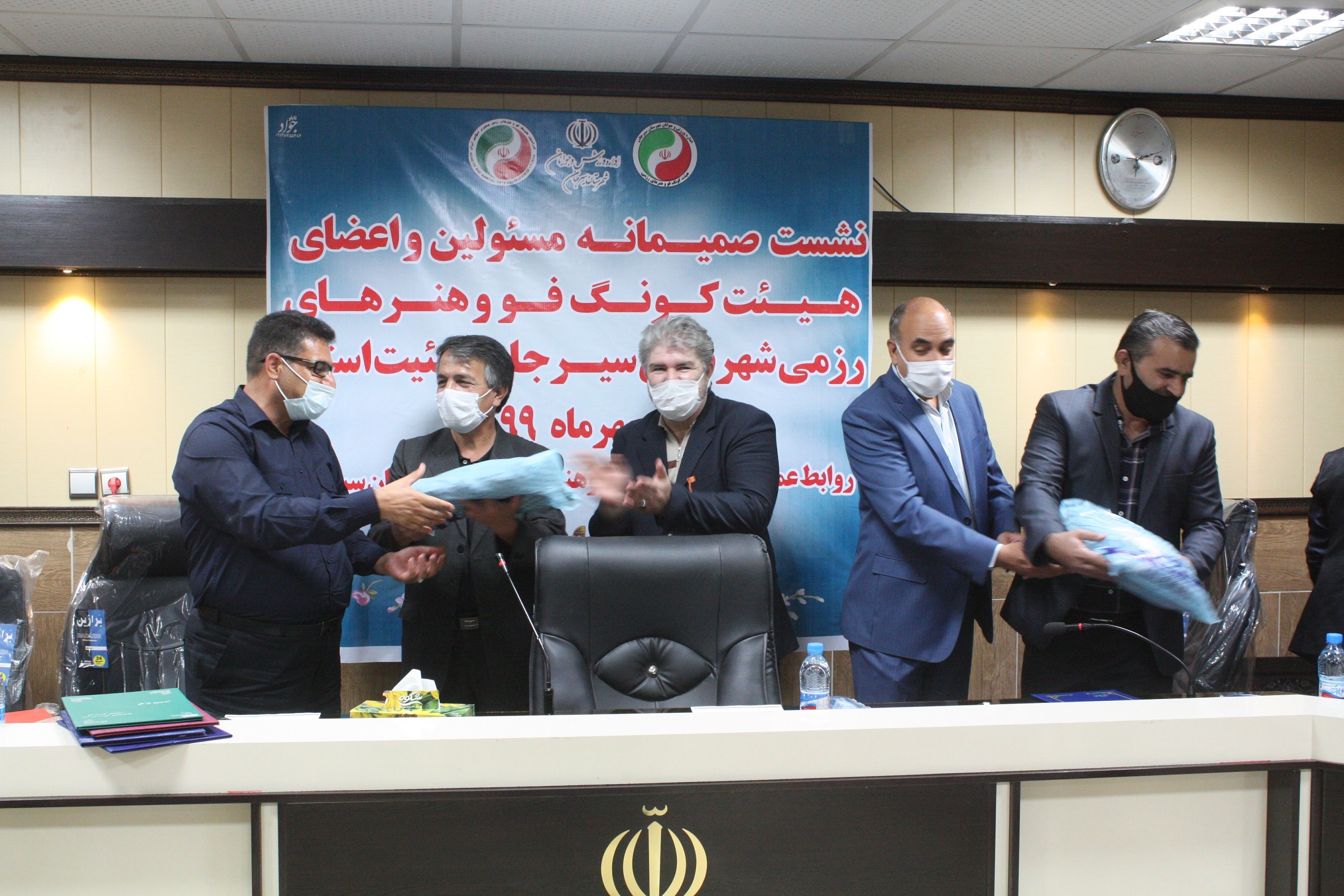 میزبانی از هیأت کنگ فو شهرستان سیرجان توسط شرکت سمنگان ترابر ایرانیان میزبانی از هیأت کنگ فو شهرستان سیرجان توسط شرکت سمنگان ترابر ایرانیان