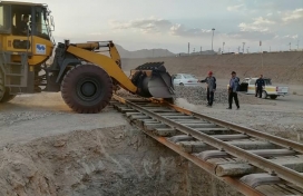 ساخت سکوی تخلیه ریلی ایستگاه مجتمع جلال آباد،  در تاریخ ۲۵ فروردین ماه ۱۴۰۴ طی یک روز گود برداری، شاسی گذاری شده، و در پایان تخلیه و آزمایش  گردید.
